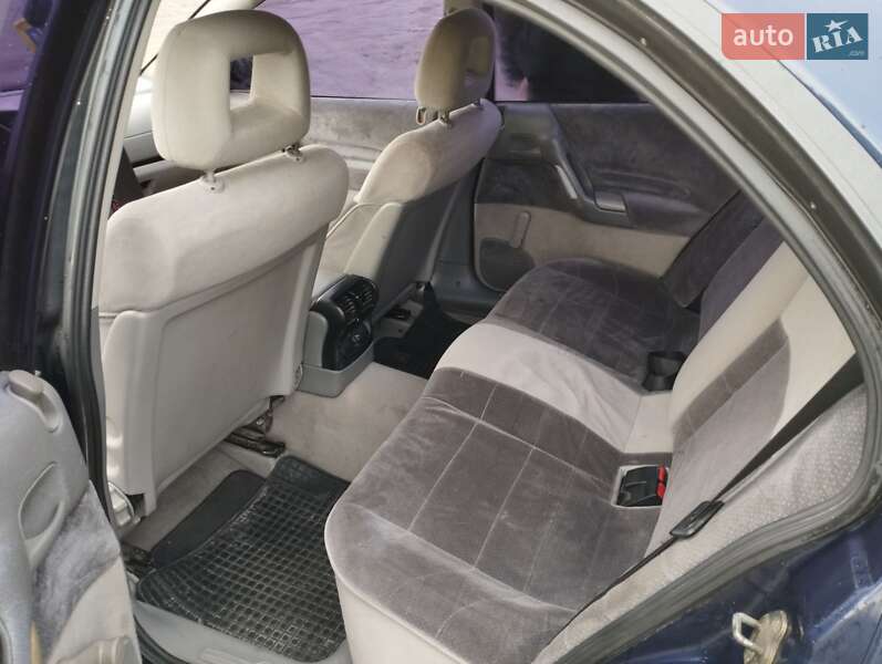 Седан Opel Omega 1994 в Сарнах