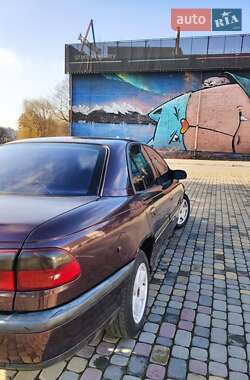 Седан Opel Omega 1995 в Луцке