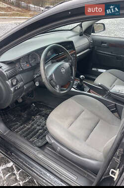 Седан Opel Omega 2001 в 