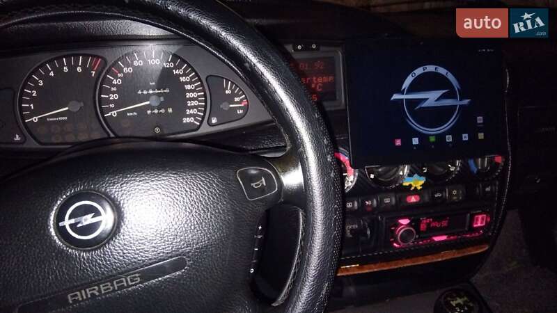 Седан Opel Omega 1995 в Киеве фото 4 Седан Opel Omega 1995 в Киеве