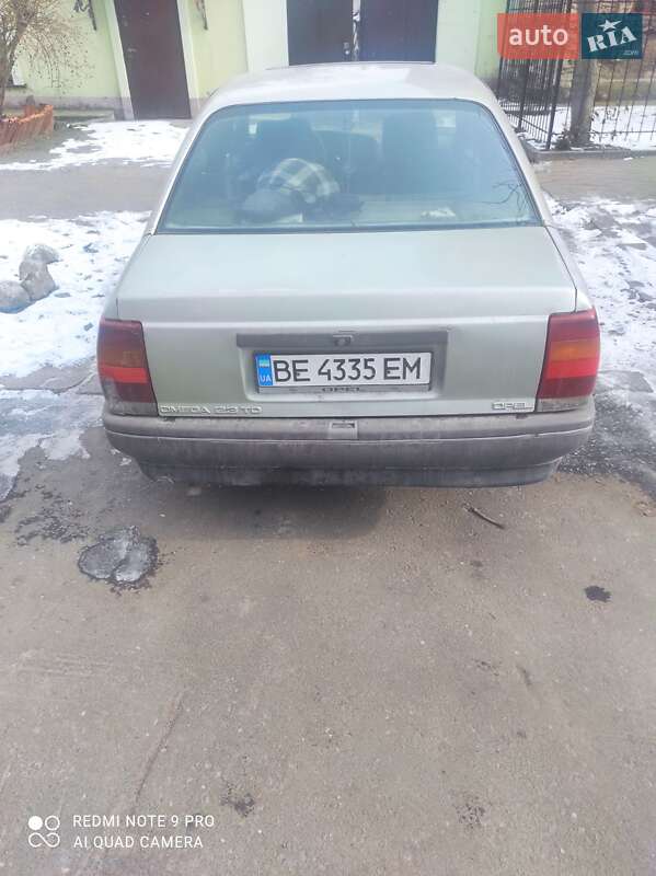 Седан Opel Omega 1986 в Миколаєві