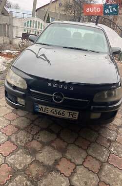 Седан Opel Omega 1998 в Каменском