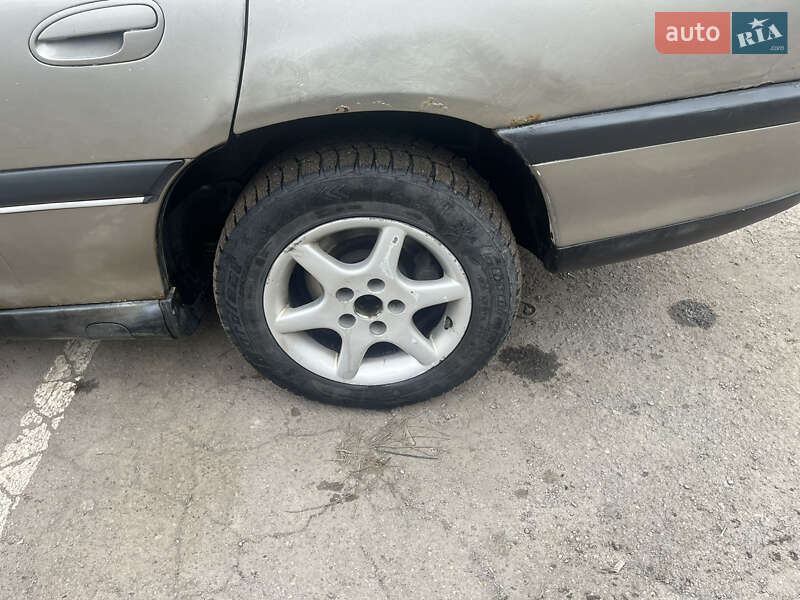 Седан Opel Omega 1996 в Виннице