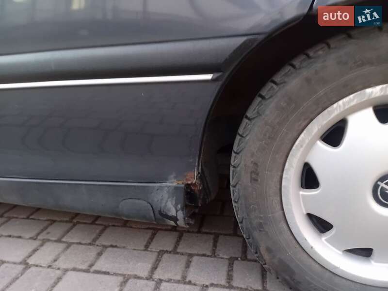 Седан Opel Omega 1996 в Львові
