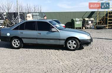 Седан Opel Omega 1989 в Золочеве