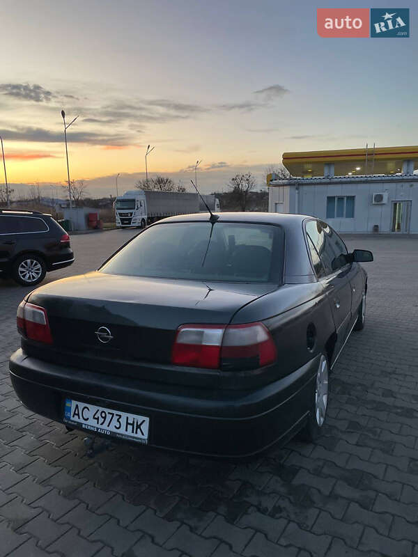 Седан Opel Omega 2001 в Луцке