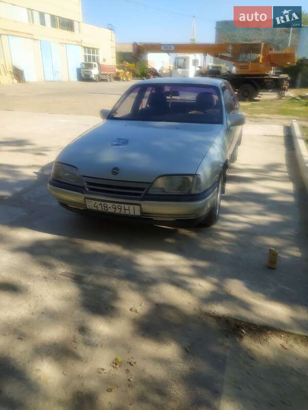 Седан Opel Omega 1987 в Николаеве фото 3 Седан Opel Omega 1987 в Николаеве