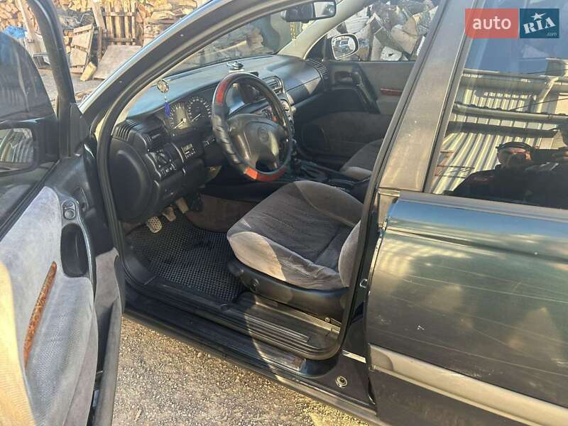 Седан Opel Omega 1995 в Тернополе