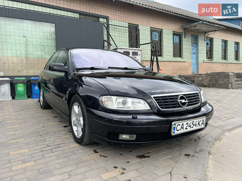 Седан Opel Omega 2002 в Гайвороні