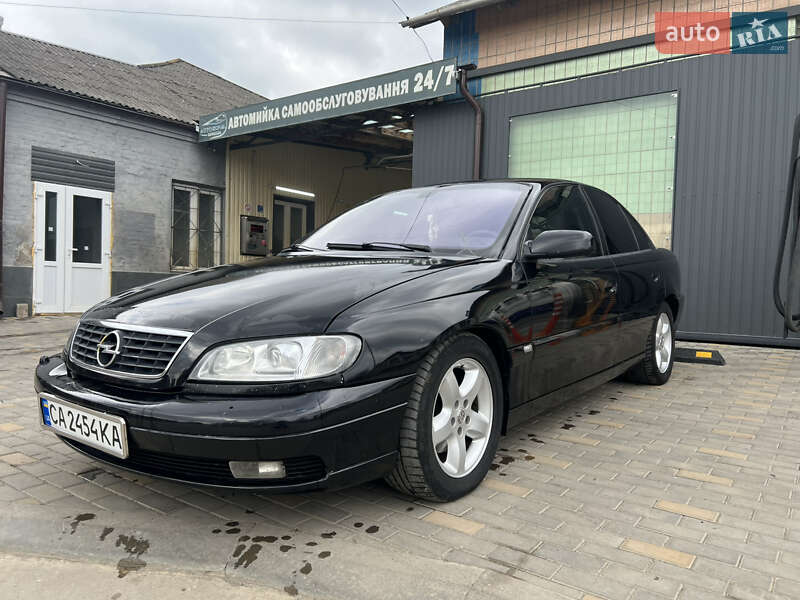 Седан Opel Omega 2002 в Гайвороні