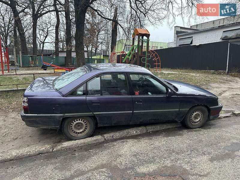 Седан Opel Omega 1991 в Киеве