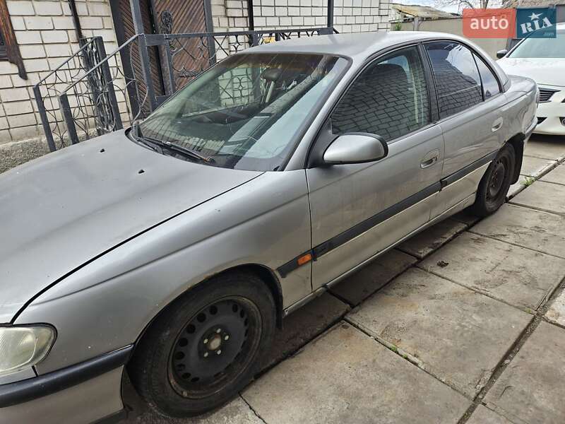 Седан Opel Omega 1994 в Каменском