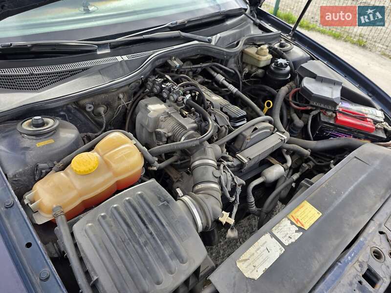 Седан Opel Omega 1998 в Киеве