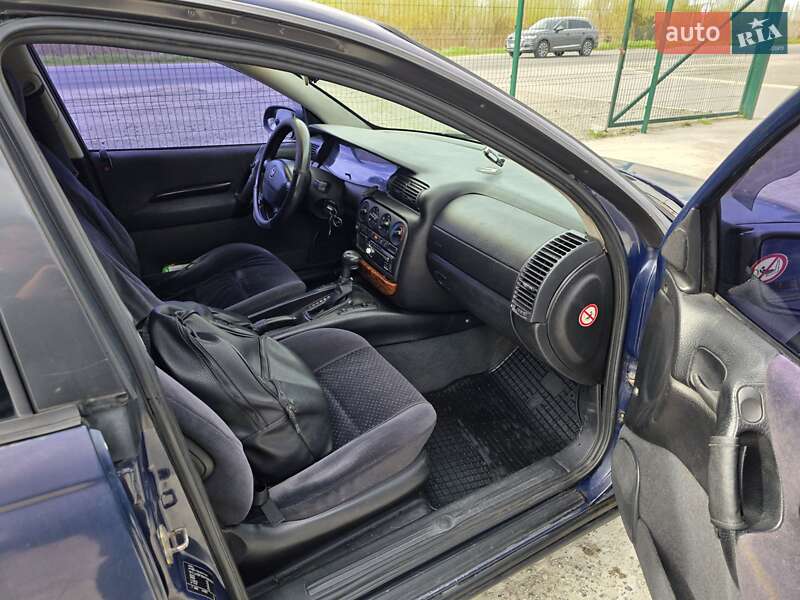 Седан Opel Omega 1998 в Киеве