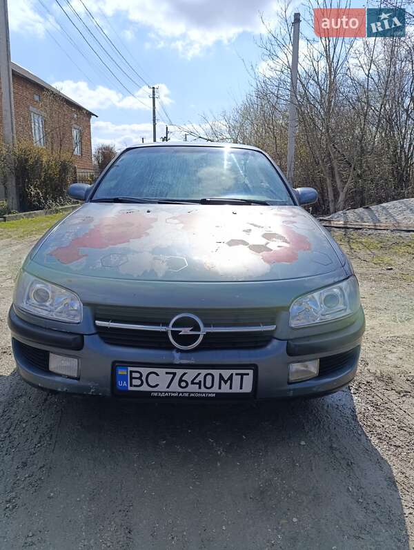 Седан Opel Omega 1998 в Волочиську