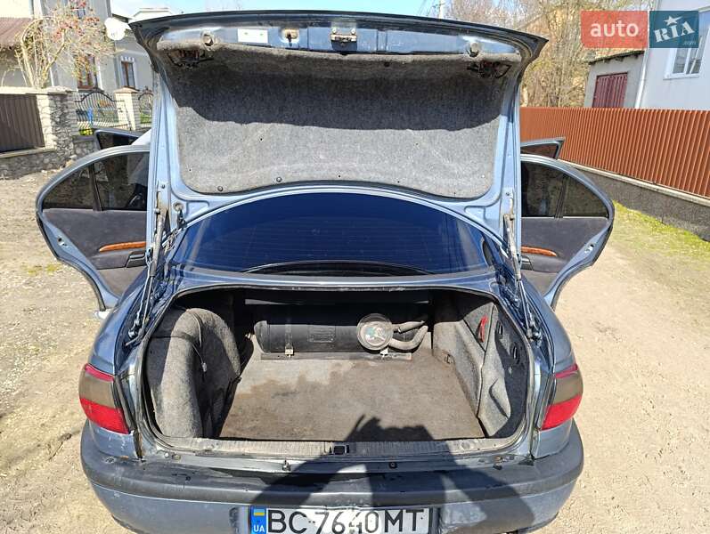 Седан Opel Omega 1998 в Волочиську