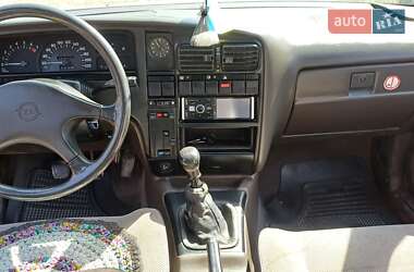 Седан Opel Omega 1988 в Бершаді