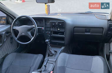 Седан Opel Omega 1990 в 