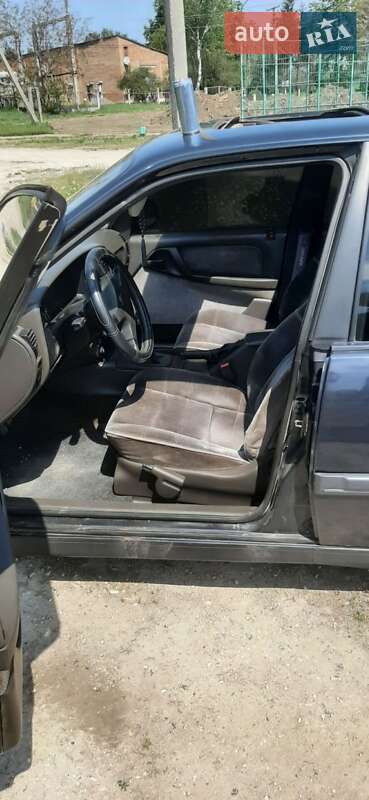 Седан Opel Omega 1989 в Могилів-Подільському