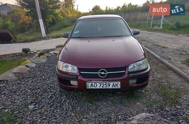 Седан Opel Omega 2000 в Иршаве