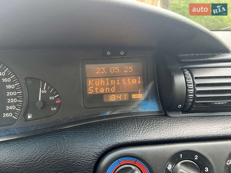 Седан Opel Omega 1994 в Радехові