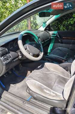 Седан Opel Omega 1996 в 
