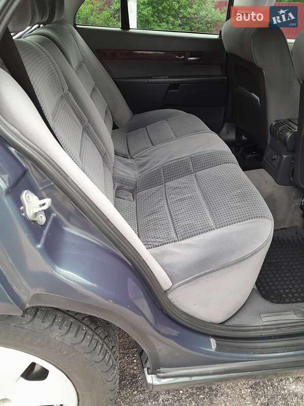 Седан Opel Omega 2001 в Кам'янці