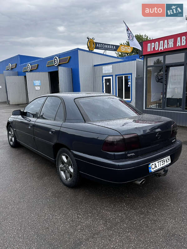Opel Omega 2003