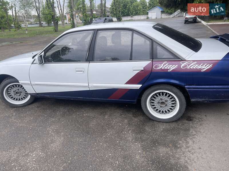Седан Opel Omega 1987 в Каменском