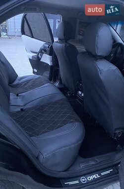 Седан Opel Omega 1998 в 