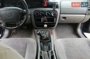 Седан Opel Omega 1995 в 