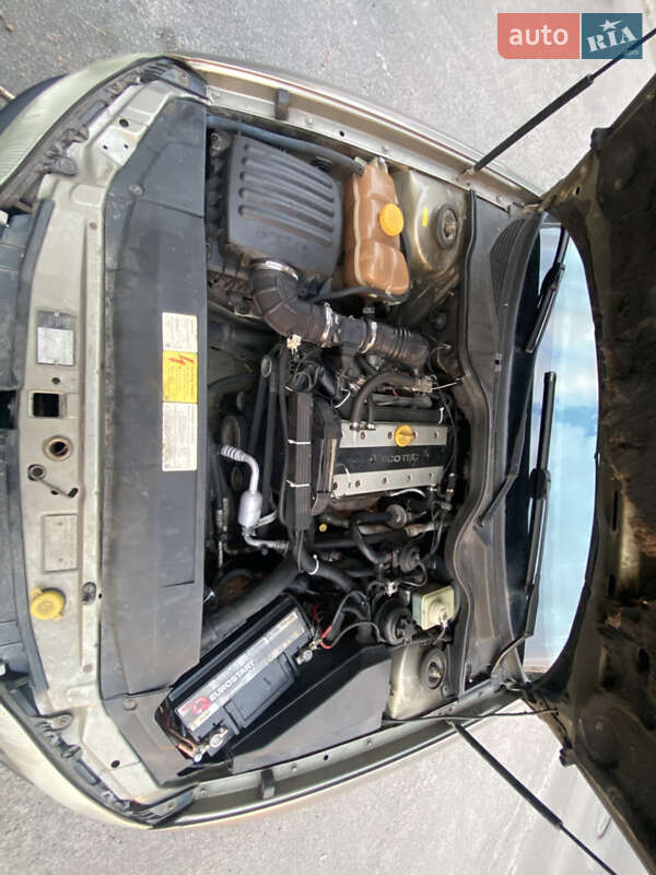 Седан Opel Omega 1996 в Днепре