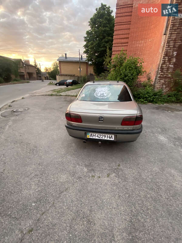 Седан Opel Omega 1996 в Днепре