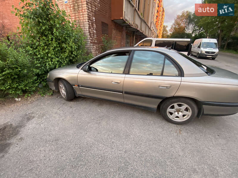 Седан Opel Omega 1996 в Днепре
