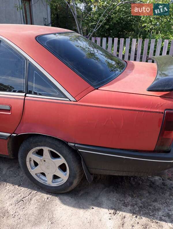 Седан Opel Omega 1987 в Чуднове