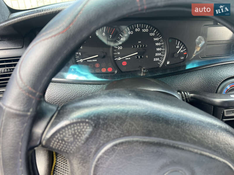 Седан Opel Omega 1994 в Запоріжжі