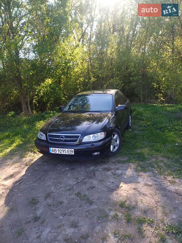 Седан Opel Omega 2002 в Ямполе