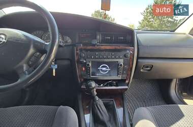 Седан Opel Omega 2001 в 