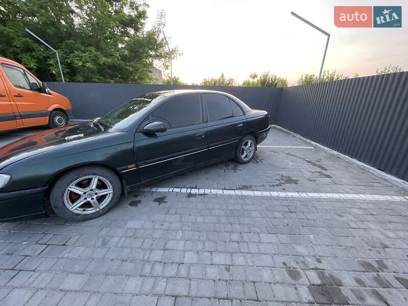 Седан Opel Omega 1996 в Рівному
