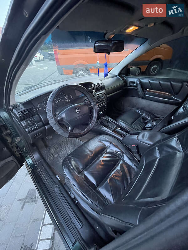 Седан Opel Omega 1996 в Рівному