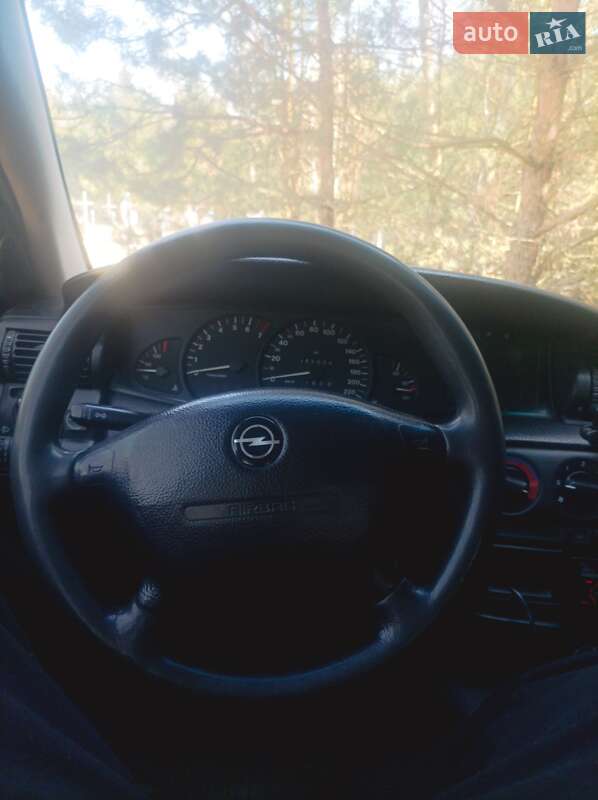 Универсал Opel Omega 1997 в Ровно