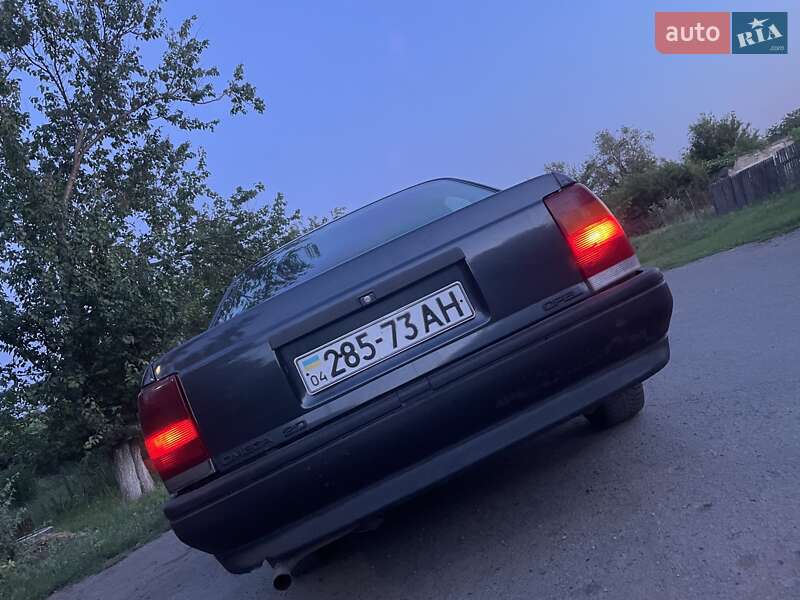Седан Opel Omega 1991 в Днепре