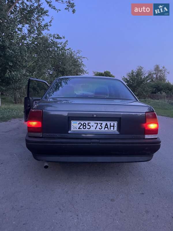 Седан Opel Omega 1991 в Днепре