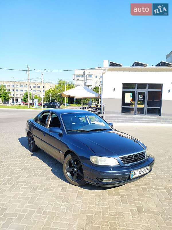 Седан Opel Omega 2001 в 