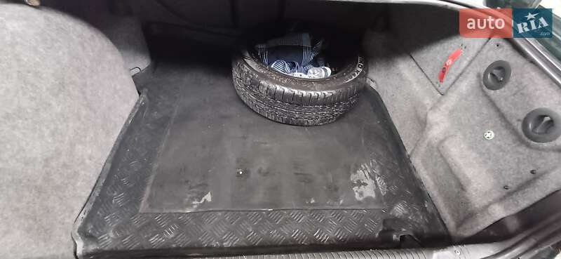 Седан Opel Omega 2000 в Боровій