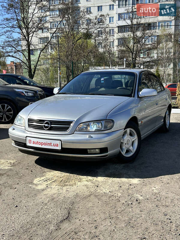 Opel Omega 2000