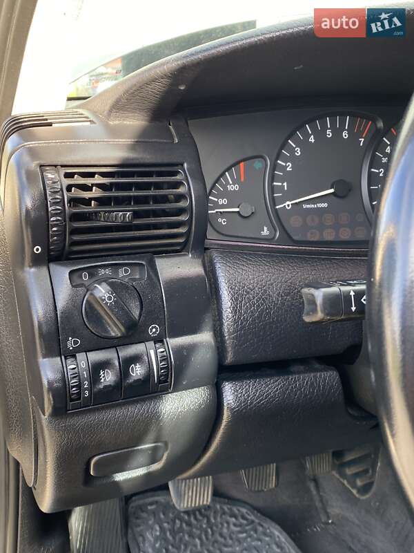 Седан Opel Omega 1996 в Луцке фото 34 Седан Opel Omega 1996 в Луцке