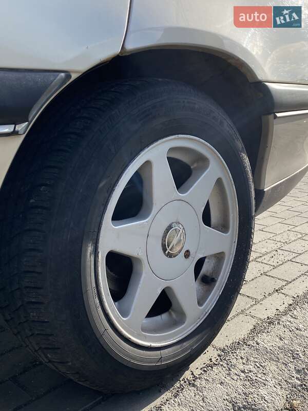 Седан Opel Omega 1996 в Луцке фото 41 Седан Opel Omega 1996 в Луцке