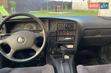 Седан Opel Omega 1992 в 