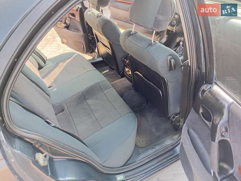 Седан Opel Omega 1998 в Львове